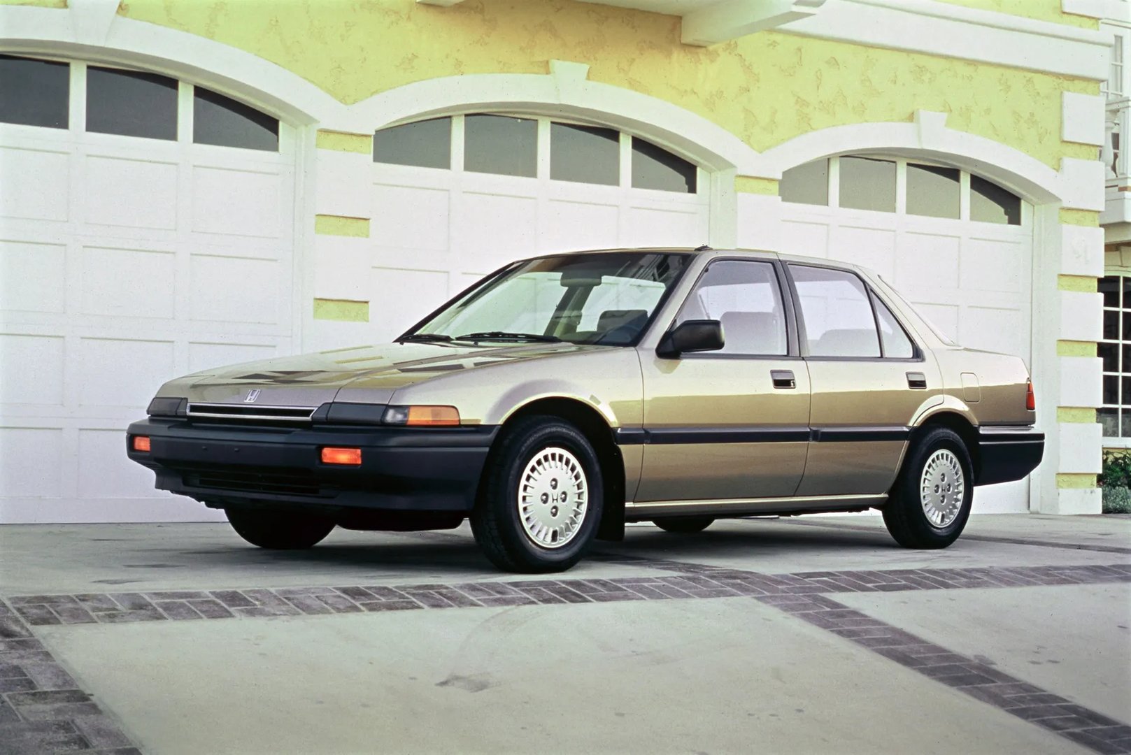 Honda_Accord_(USA)_3_generation__Sedan__5.jpg