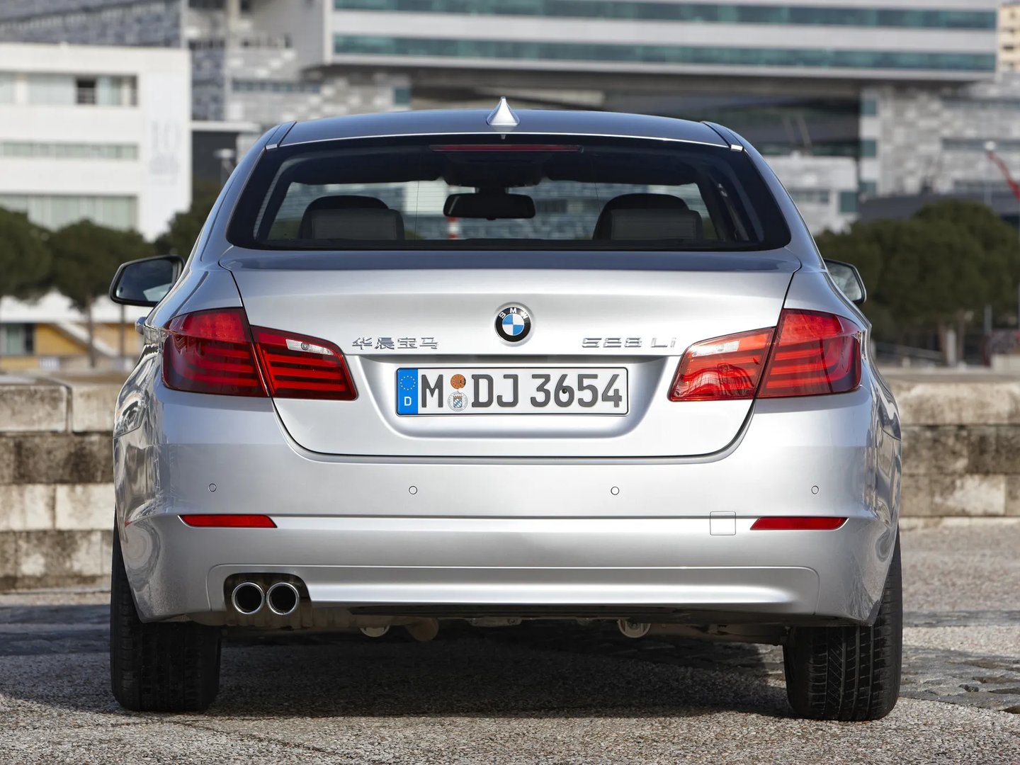 BMW_5_series_6_generation__Sedan_Long__10.jpg