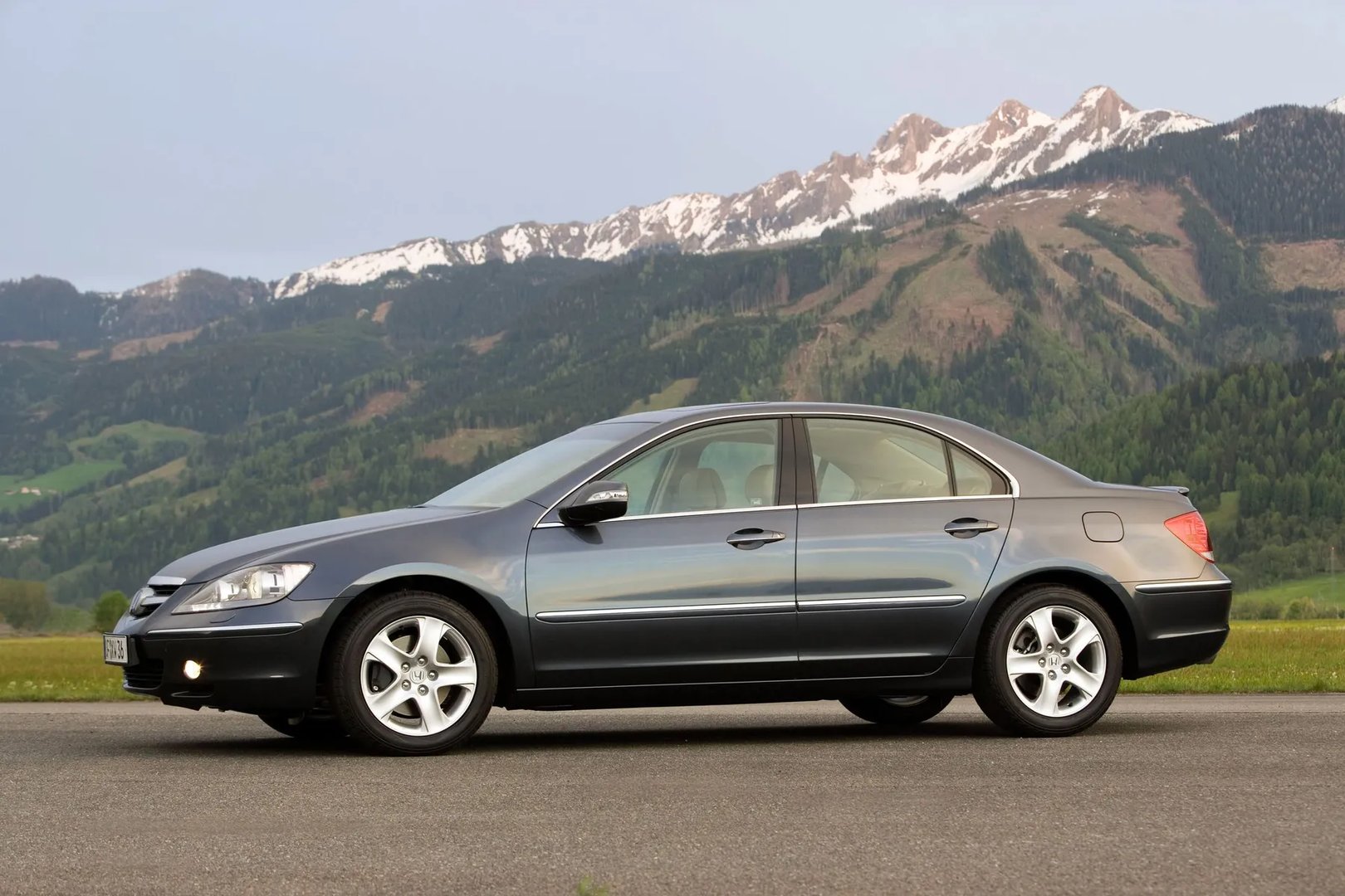 Honda_Legend_4_generation__Sedan__11.jpg