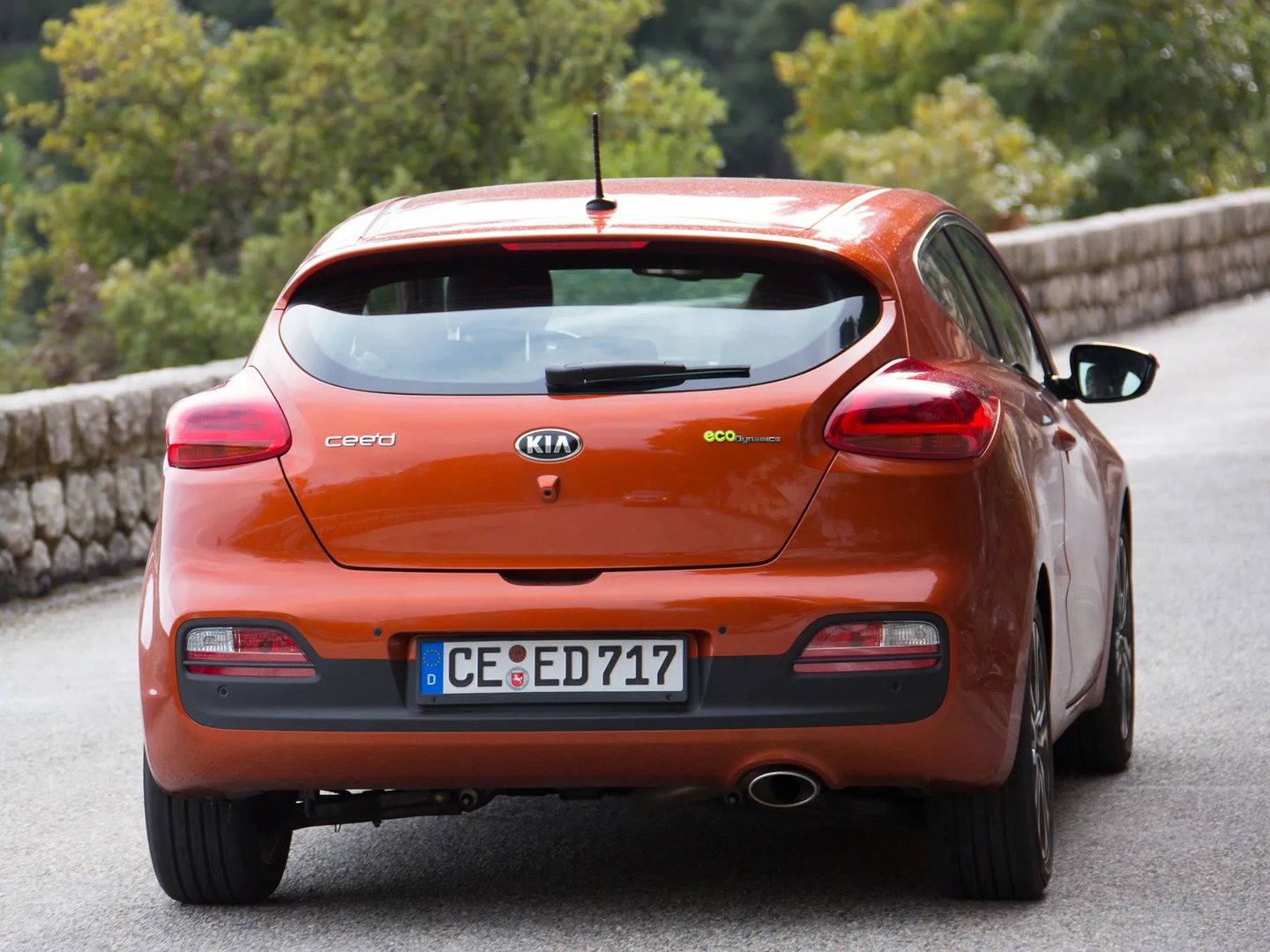 Kia_Ceed_2_generation__Hatchback_3-door__3.jpg