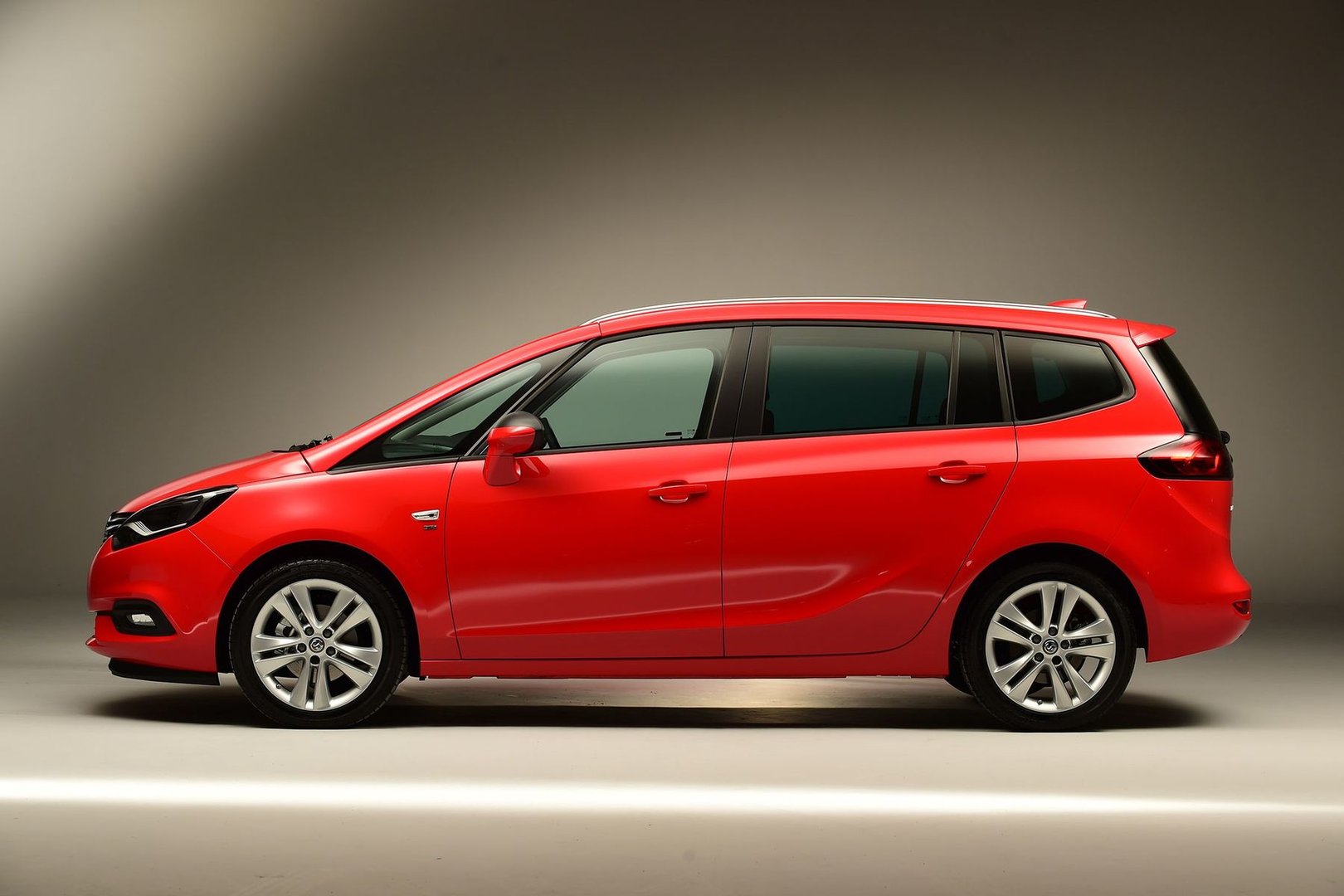 vauxhall_Zafira_3_generation_restyling__Minivan__17.jpg