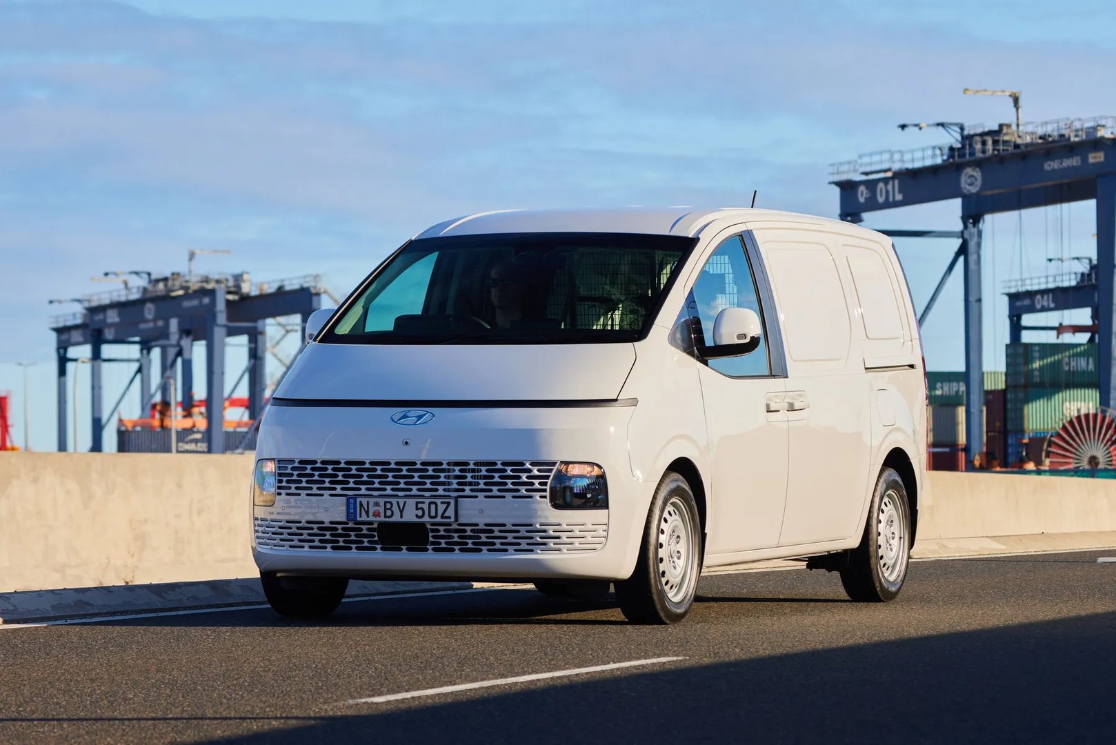 Hyundai_Staria_1_generation__Van__8.jpg