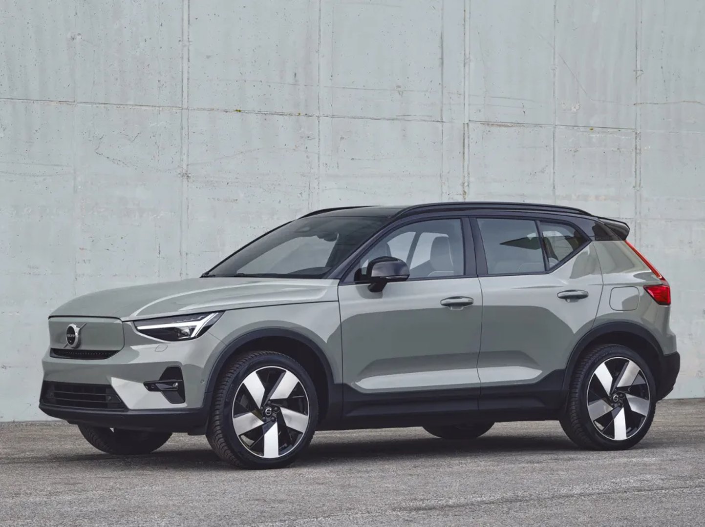 Volvo_XC40_1_generation_restyling_1__SUV_5-doors__8.jpg
