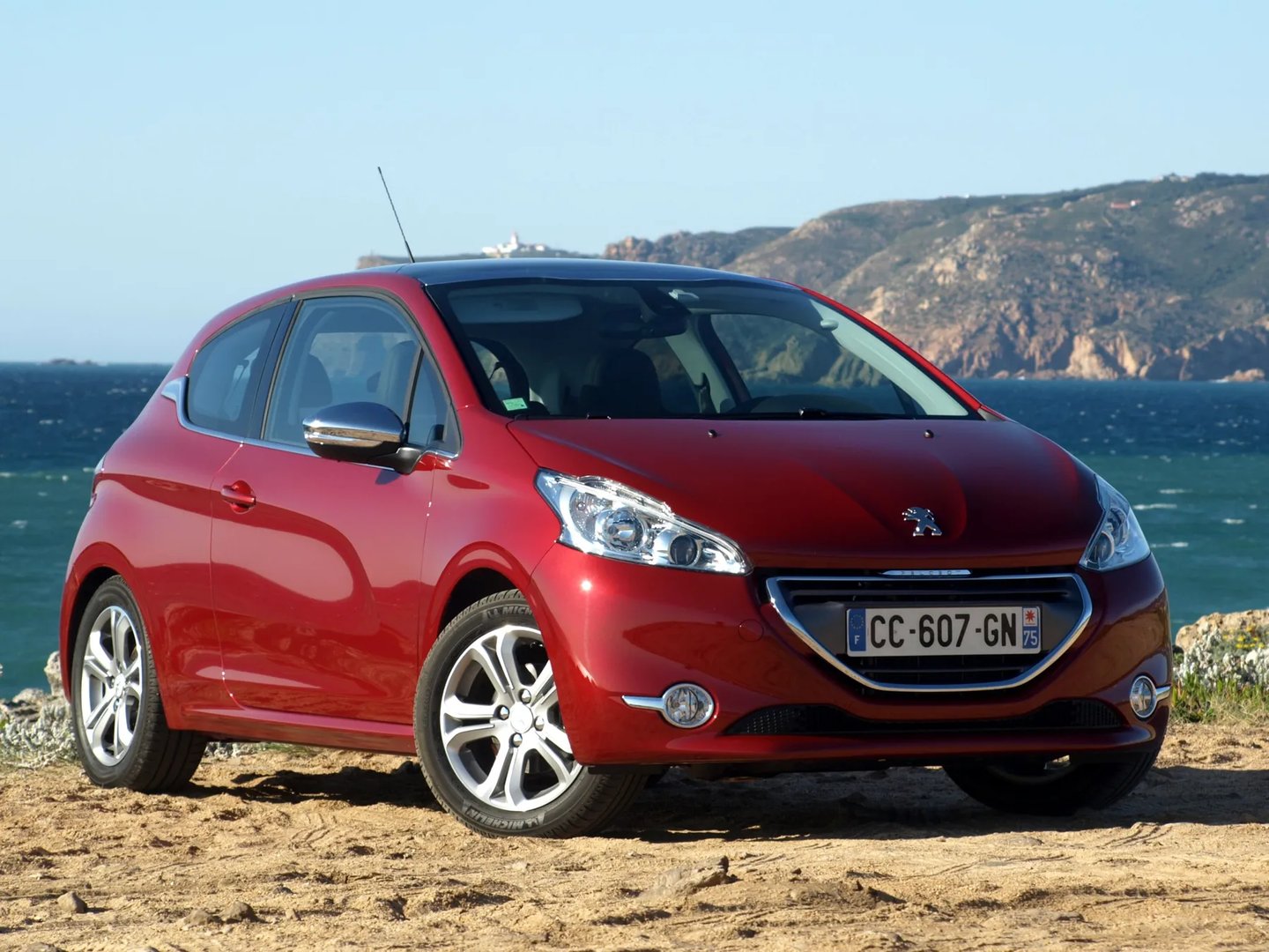 Peugeot_208_1_generation__Mini_3-doors__9.jpg