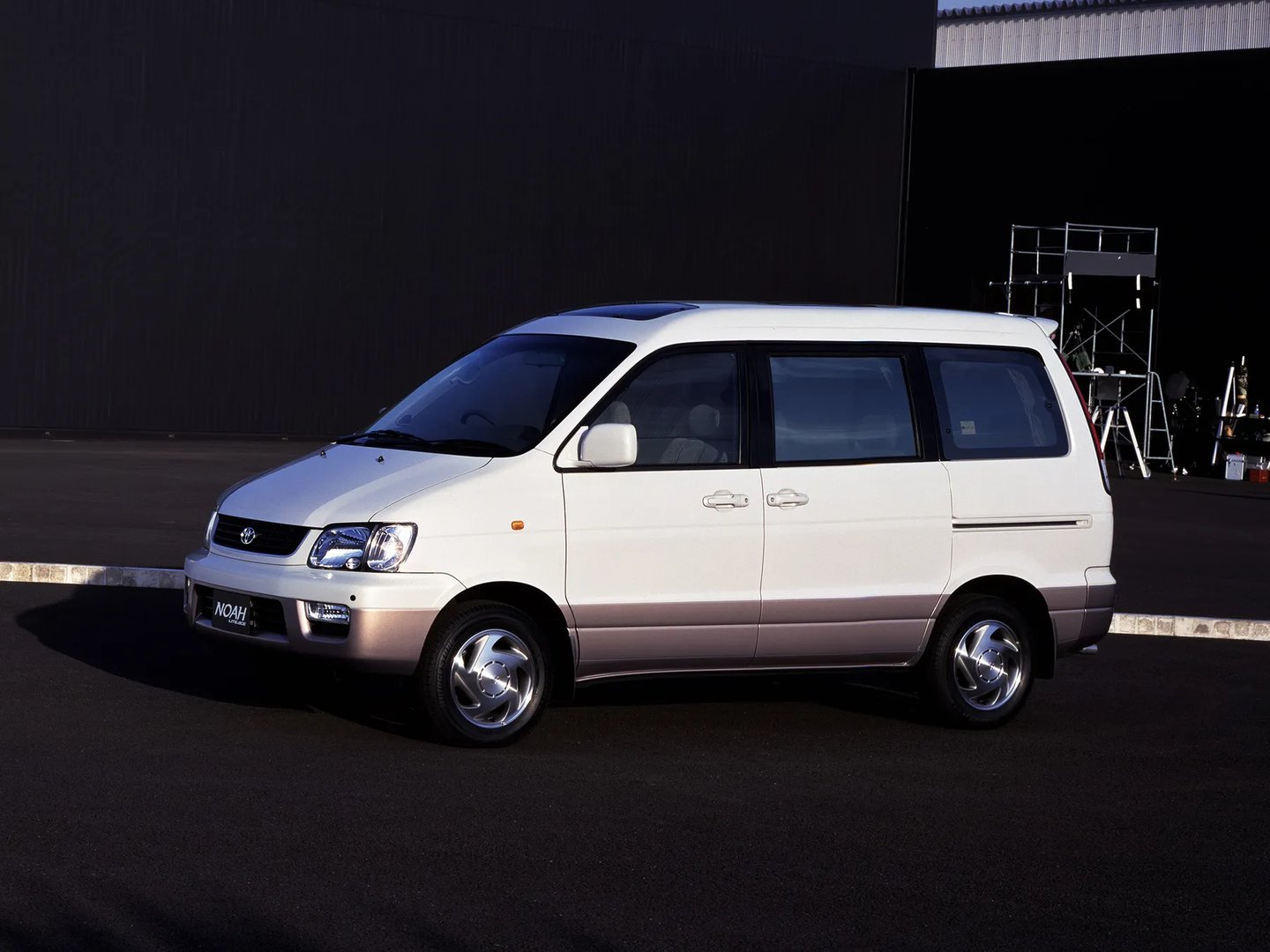 Toyota_Lite_Ace_5_generation__Compact_Van__1.jpg