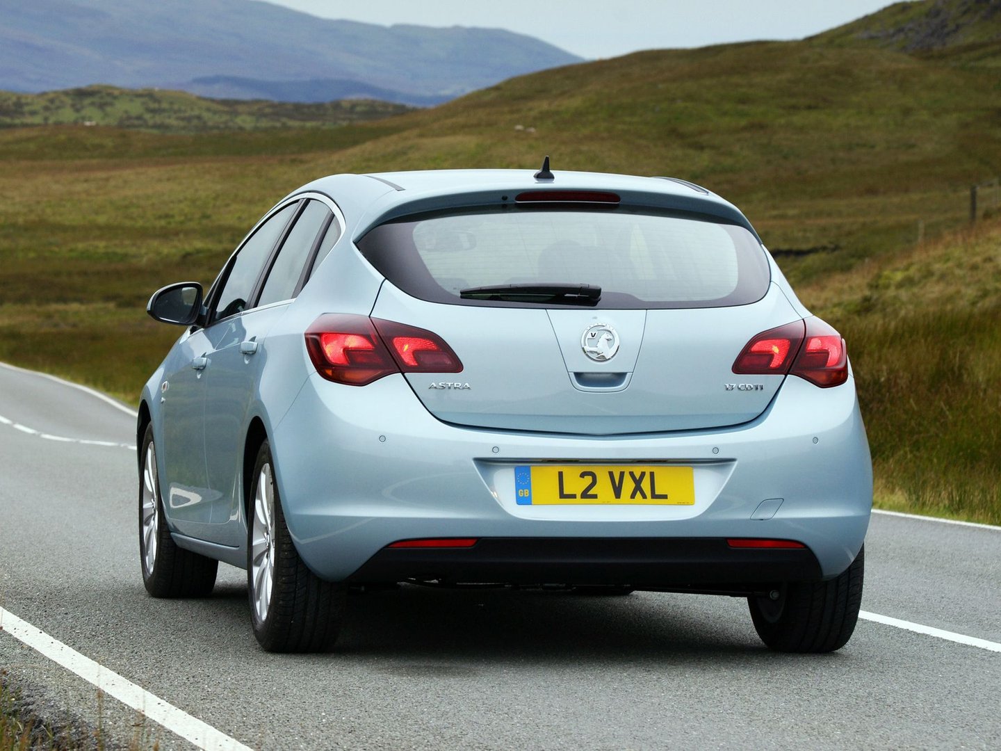 vauxhall_Astra_6_generation__Hatchback_5-door__9.jpg