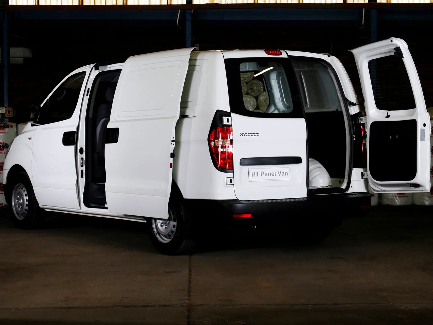 Hyundai_i800_2_generation_restyling__Van__7.jpg