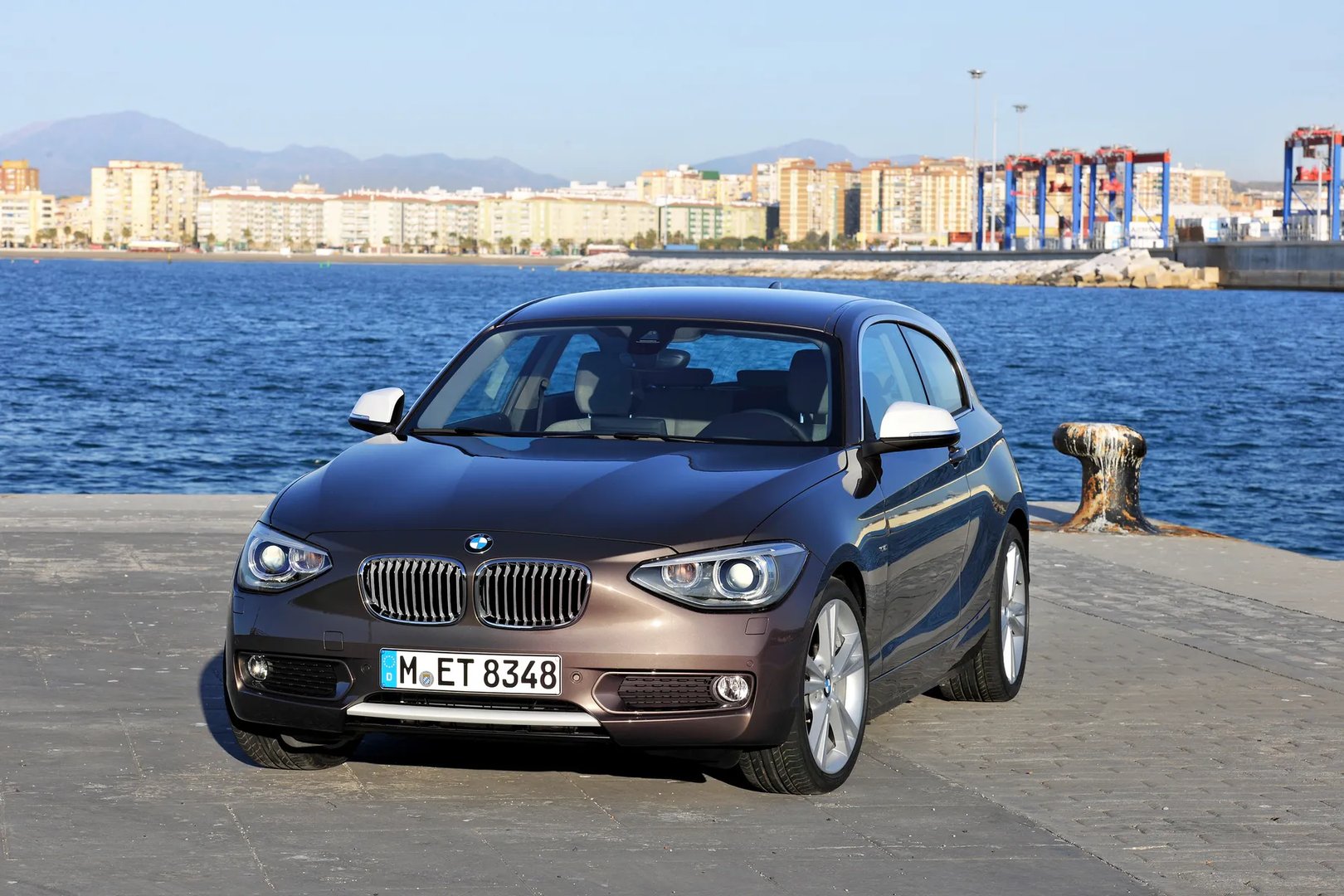 F21  Hatchback 3-door