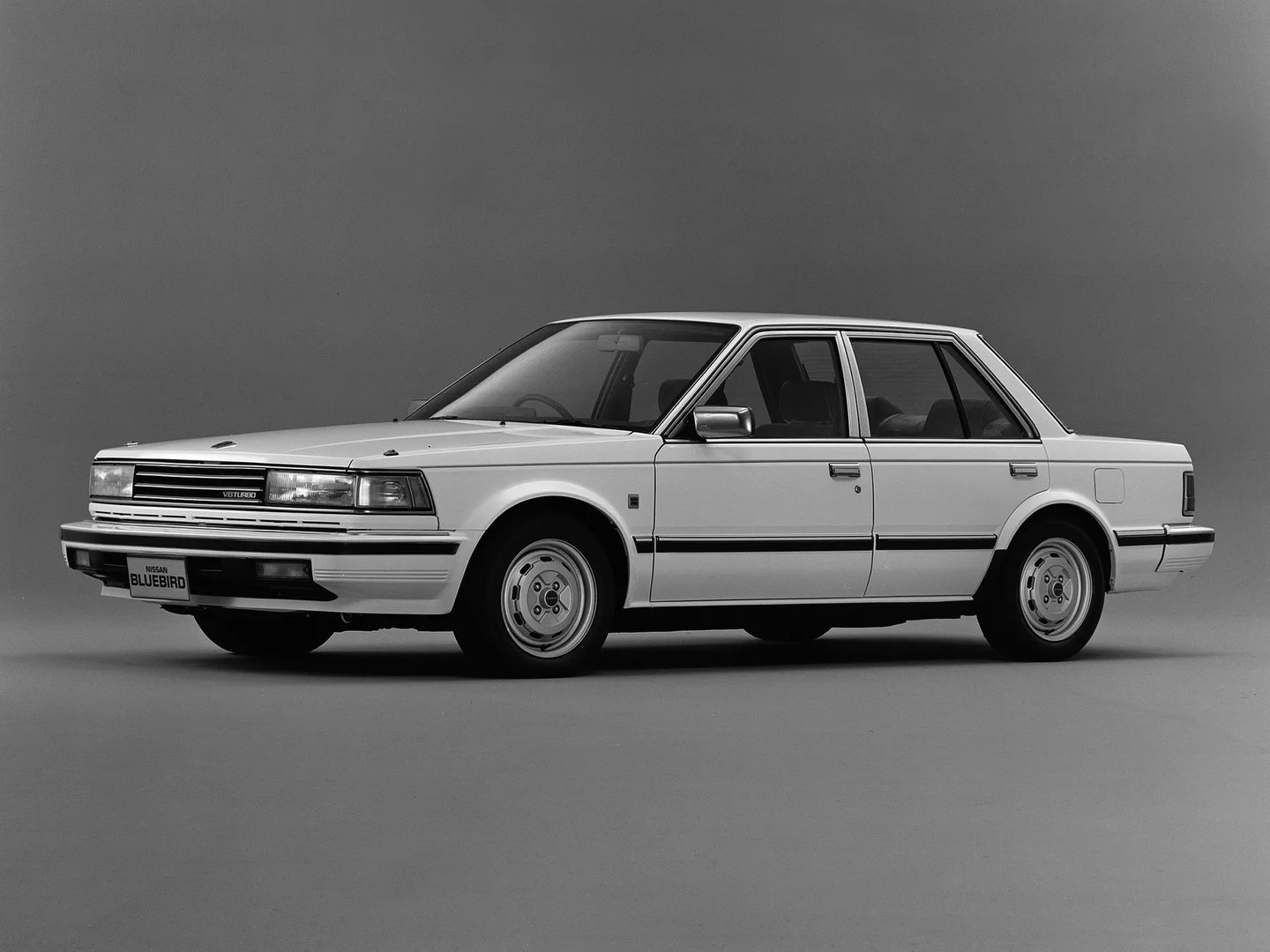 Nissan Maxima 2 generation  Sedan