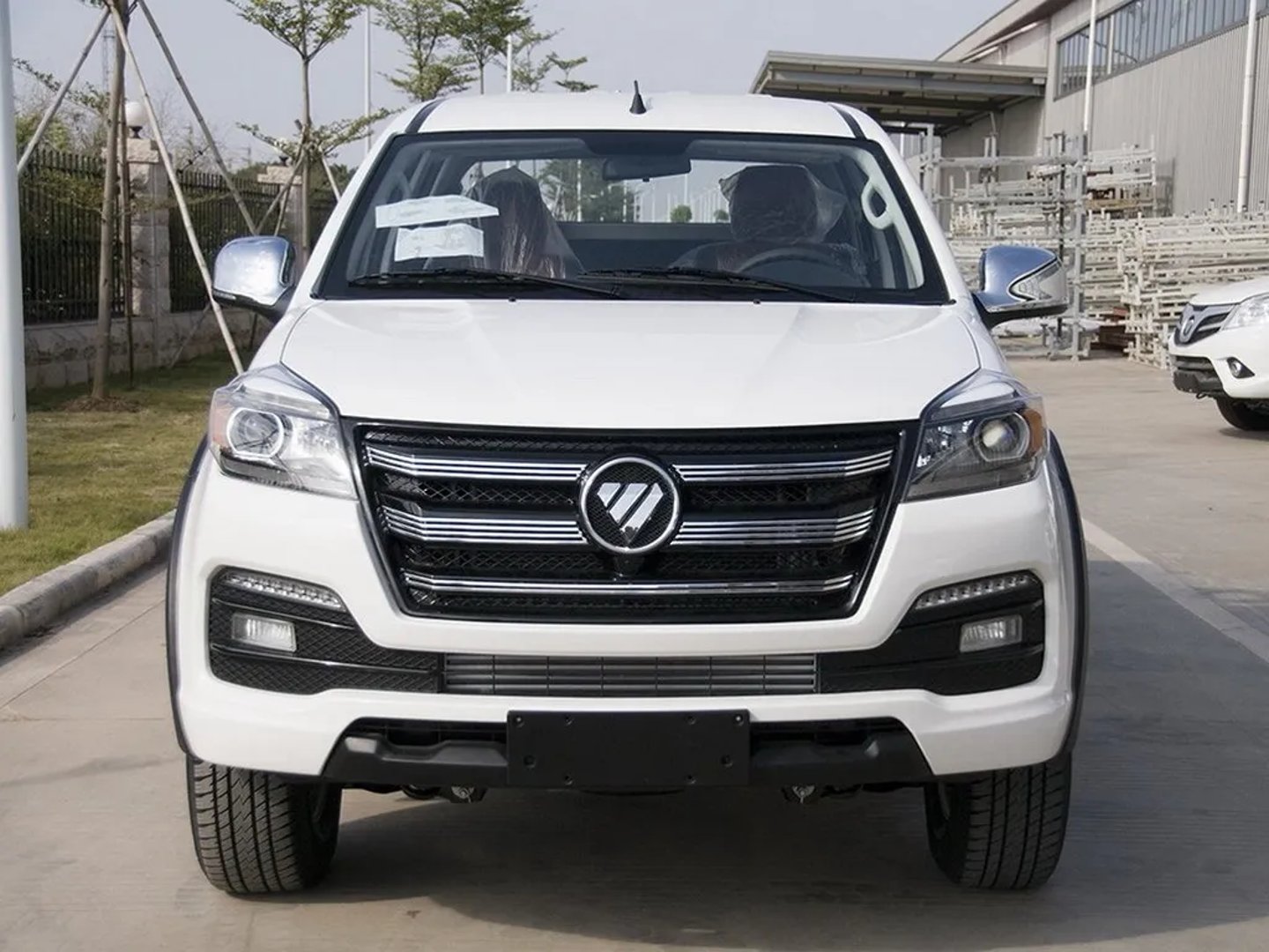 Foton_Tunland_1_generation_restyling__Pickup_double-cab__7.jpg