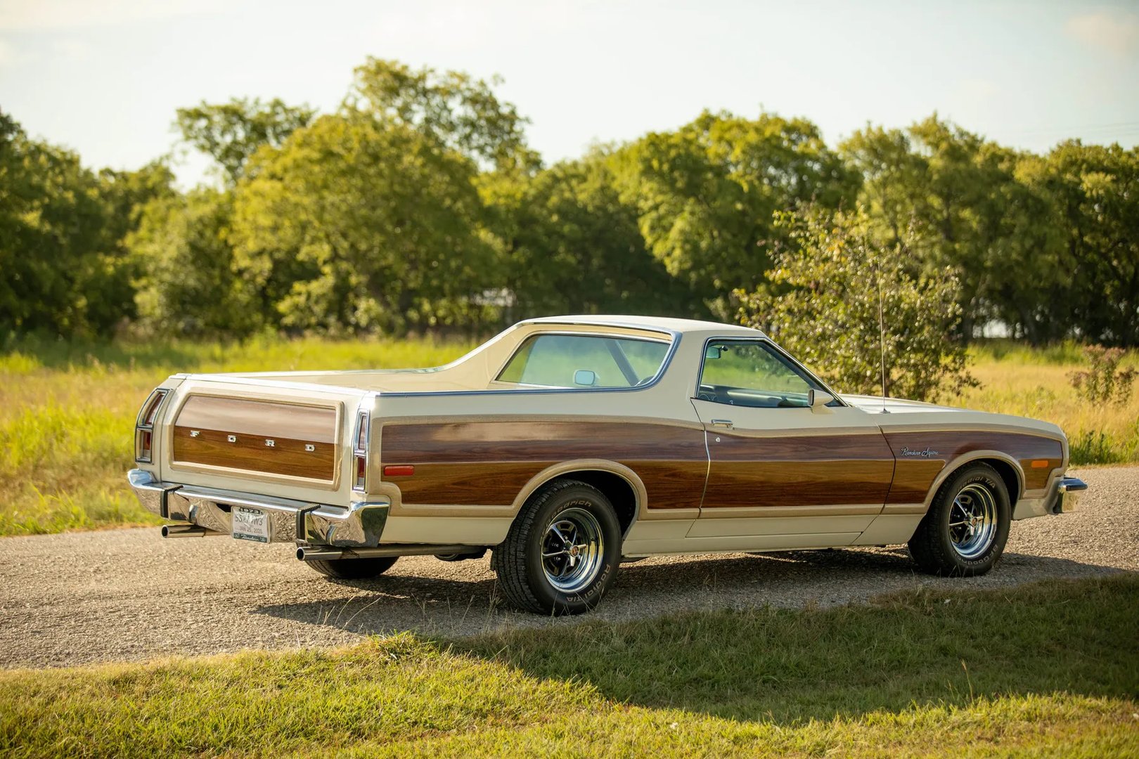 Ford_Ranchero_6_generation__Pickup_single-cab__1.jpg