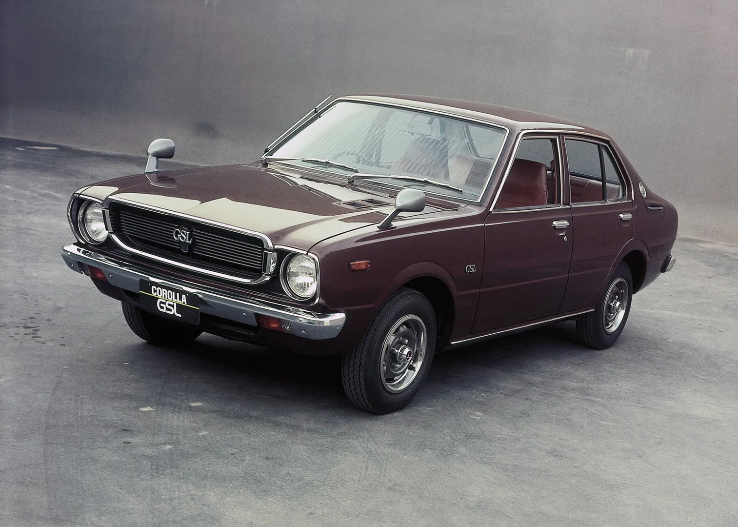 Toyota_Corolla_3_generation__Sedan__4.jpg