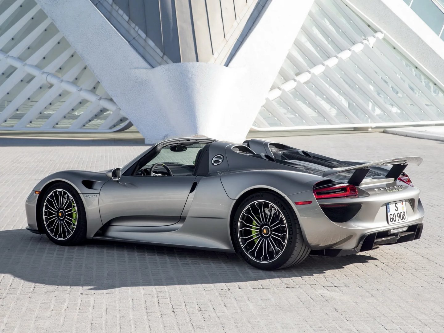 Porsche_918_Spyder_1_generation__Roadster__1.jpg