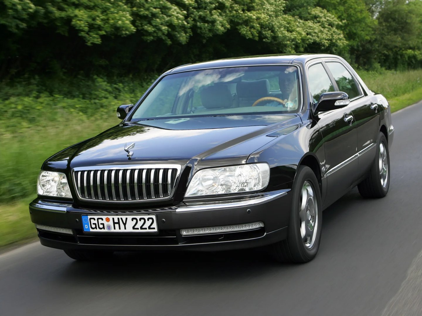 Hyundai_Equus_1_generation__Sedan__2.jpg