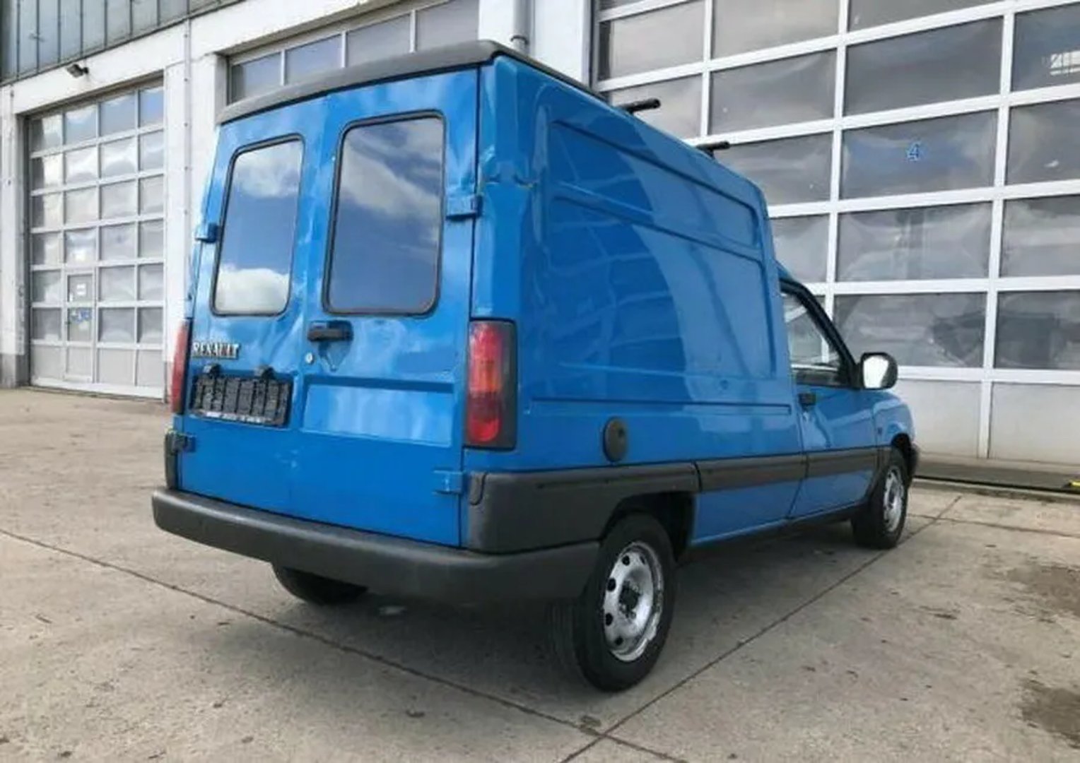 Renault_Express_1_generation_restyling_2__Van__4.jpg