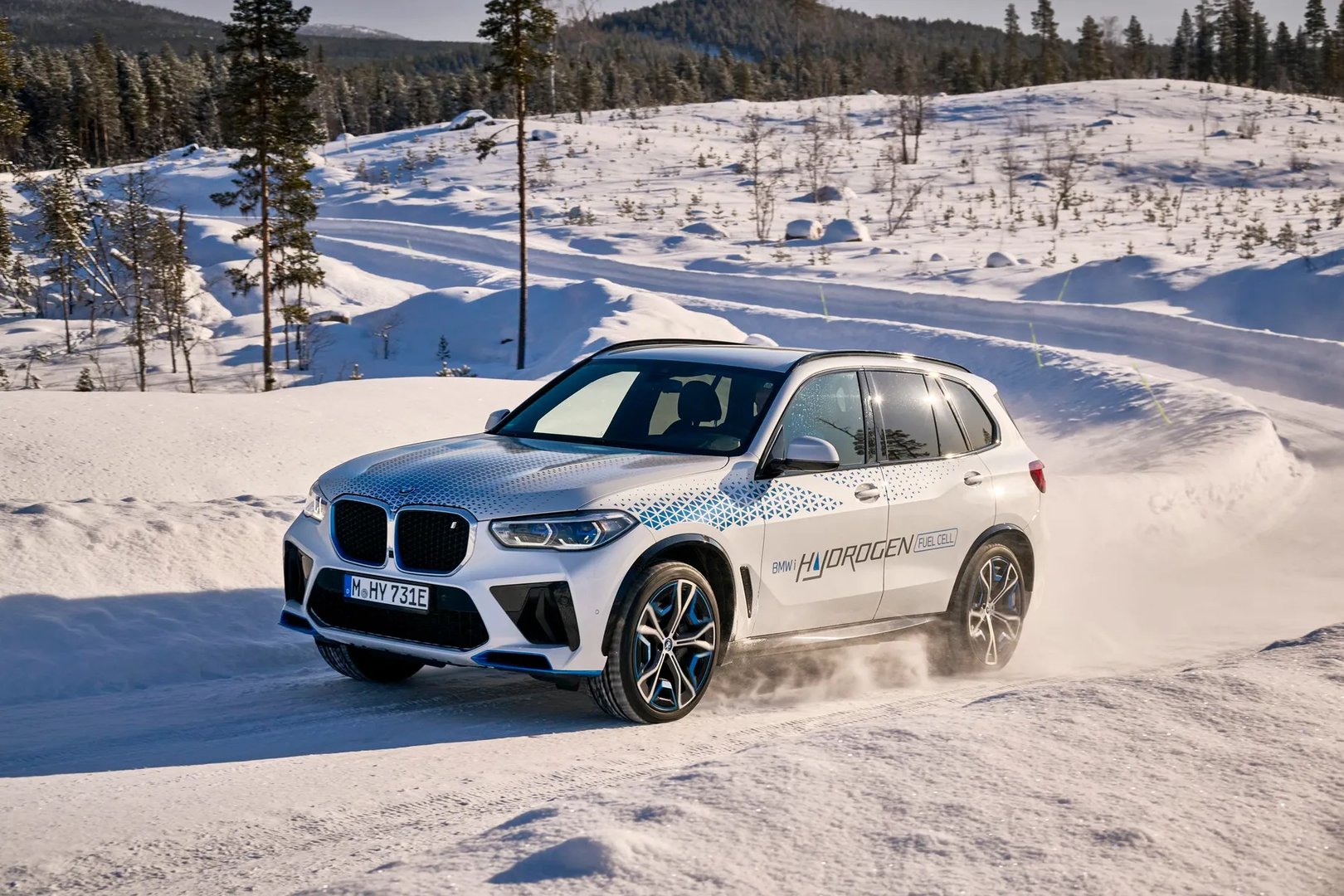 BMW_iX5_Hydrogen_1_generation__SUV_5-doors__7.jpg