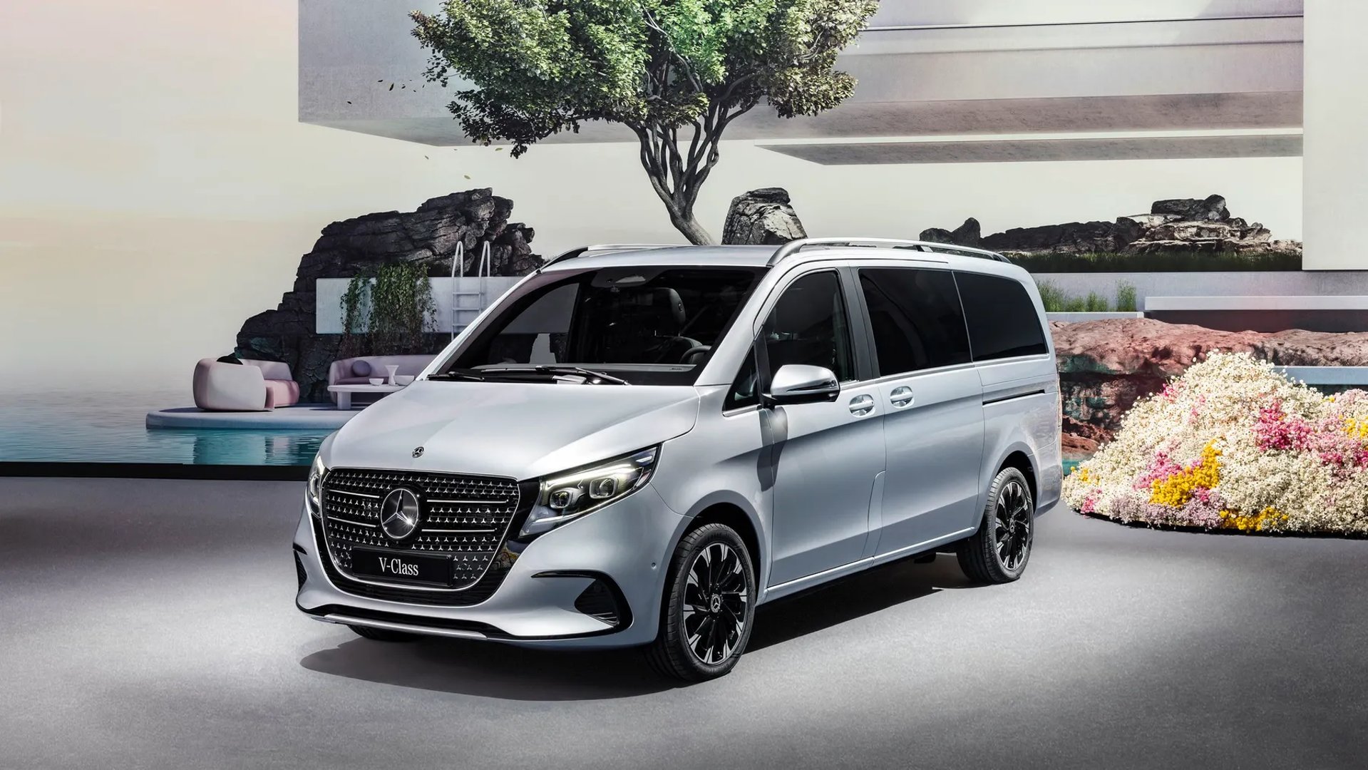 Mercedes_V-Class_3_generation_restyling_2__Minivan__2.jpg