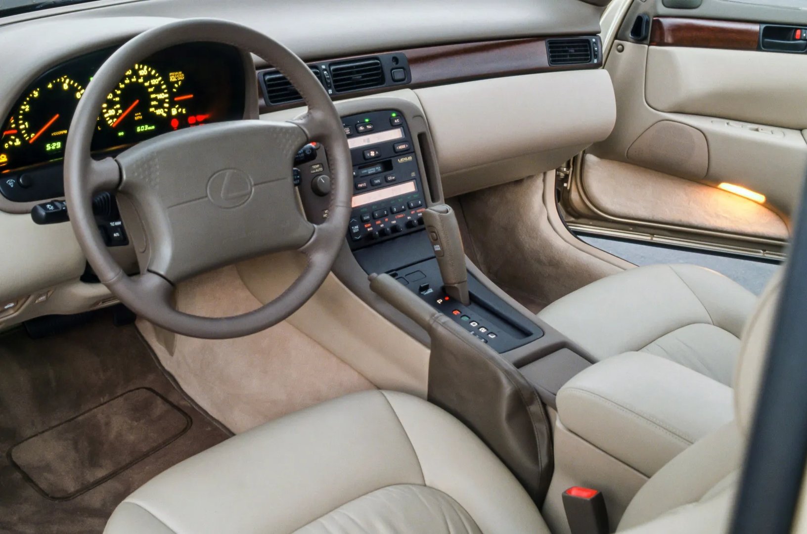 Lexus_SC_1_generation__Coupe__6.jpg