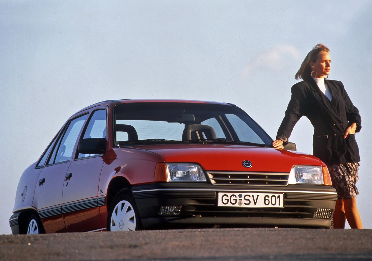 Opel_Kadett_5_generation_restyling__Sedan__2.jpg