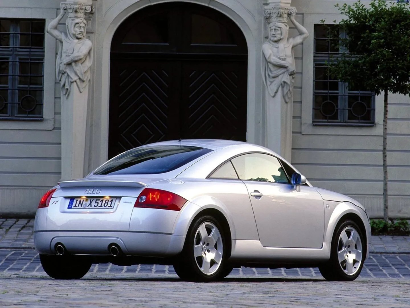 Audi_TT_1_generation__Coupe__13.jpg