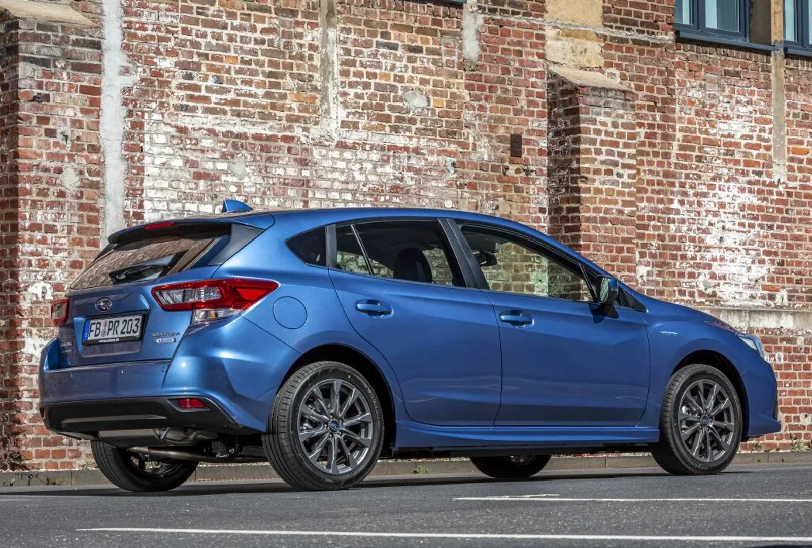 Subaru_Impreza_5_generation__Hatchback_5-door__4.jpg