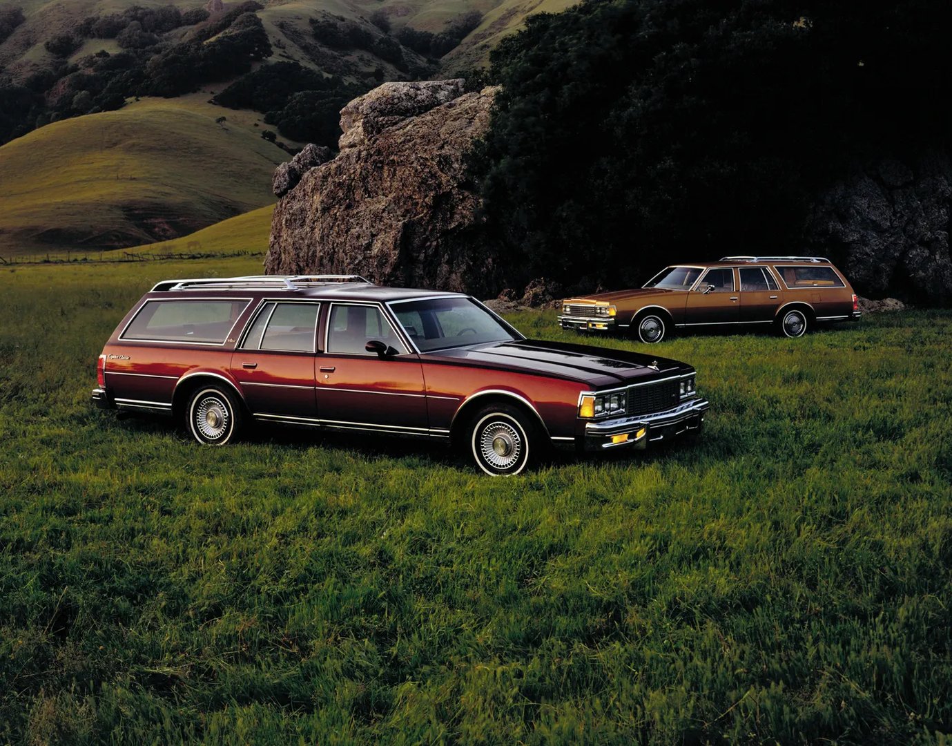 Chevrolet_Caprice_3_generation__Estate_5-door__2.jpg