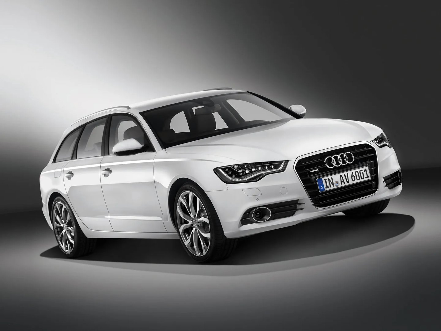 Audi_A6_4_generation__Estate_5-door__4.jpg