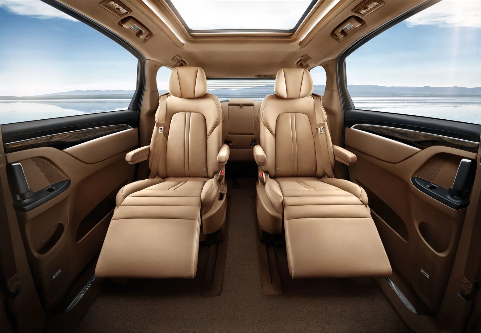 Buick_GL8_3_generation__Minivan__7.jpg