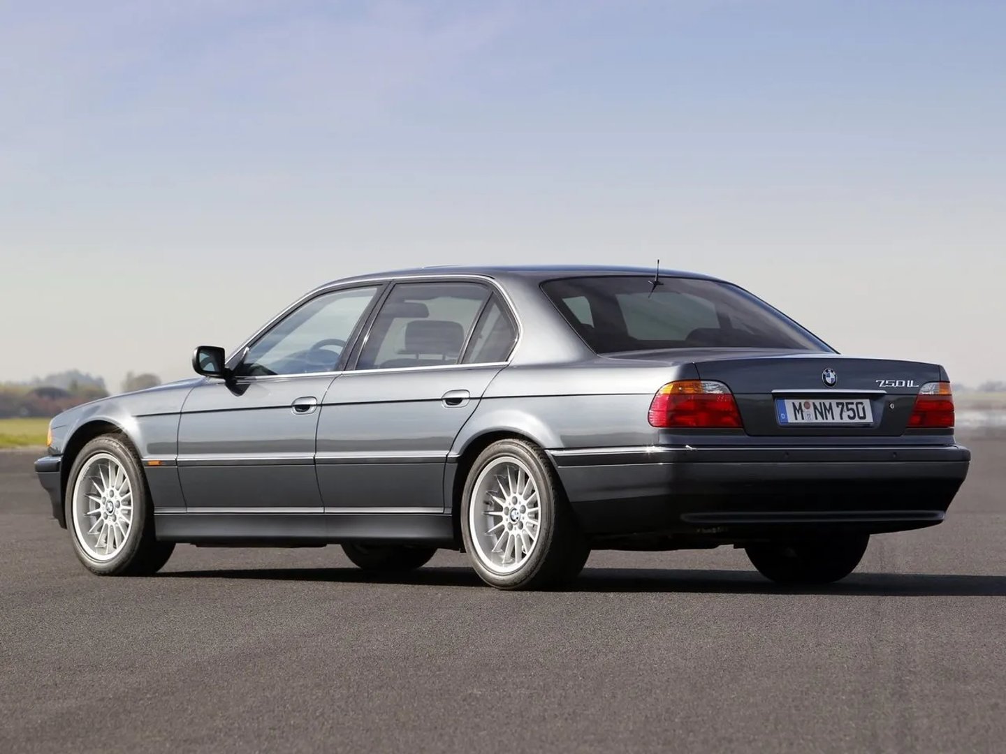BMW_7_series_3_generation_restyling__Sedan_Long__1.jpg