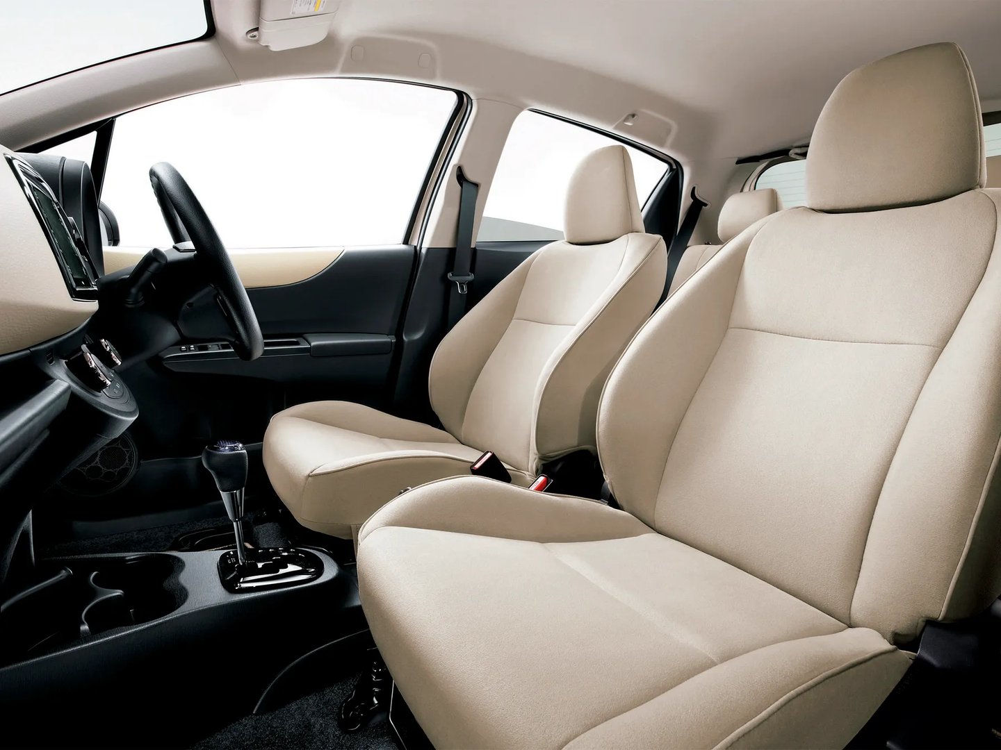 Toyota_Vitz_3_generation__Mini_5-doors__11.jpg