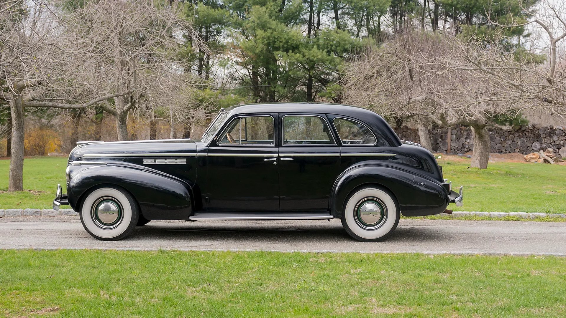 Buick_Century_1_generation__Sedan__4.jpg