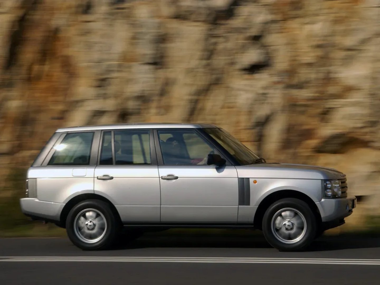 Land Rover_Range_Rover_3_generation__SUV_5-doors__7.jpg