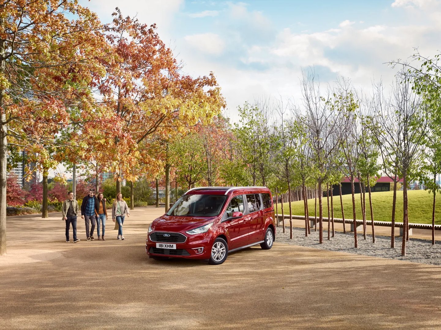 Ford_Tourneo_Connect_2_generation_restyling__Van_Long__2.jpg