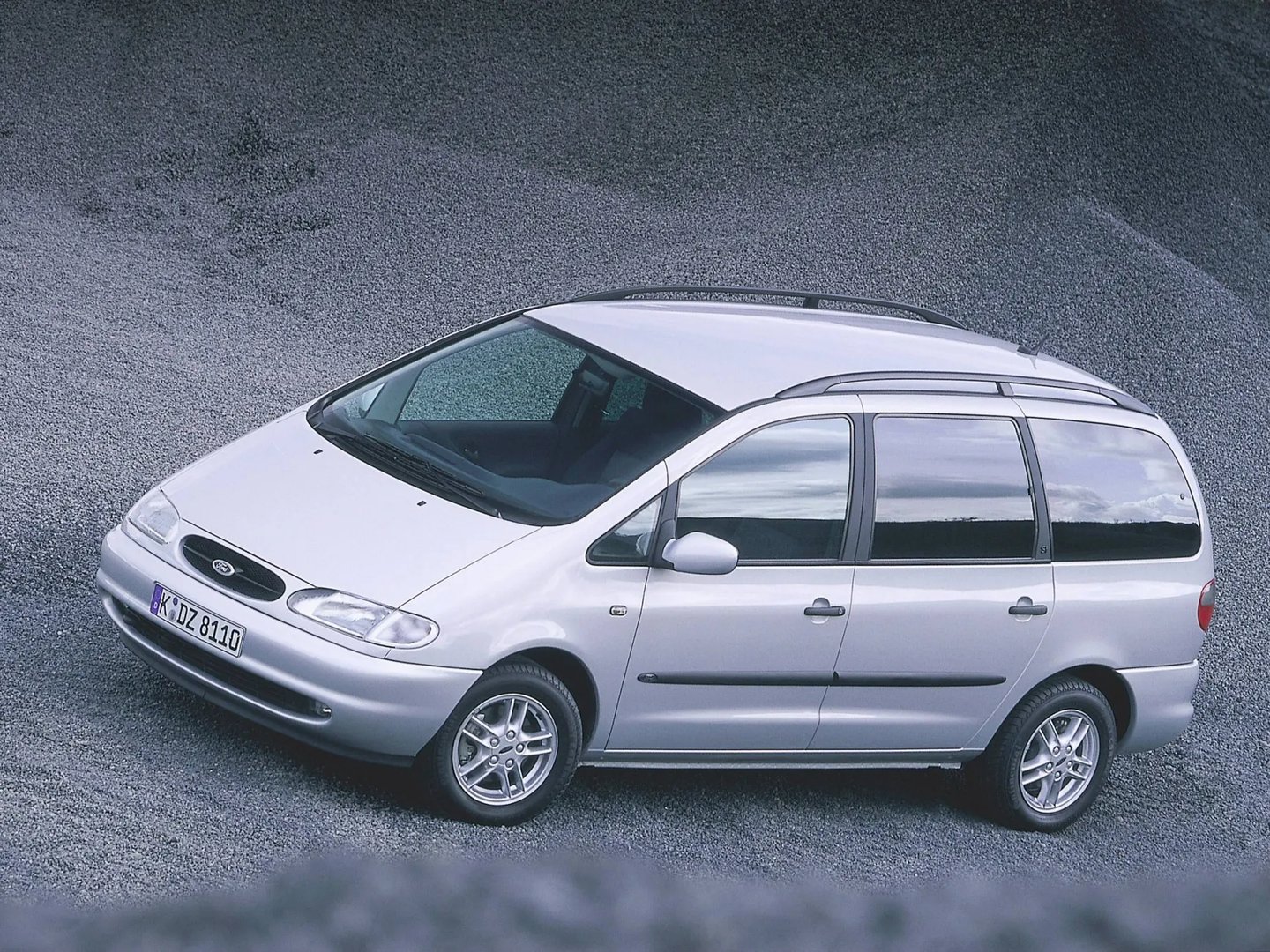 Ford_Galaxy_1_generation__Minivan__5.jpg