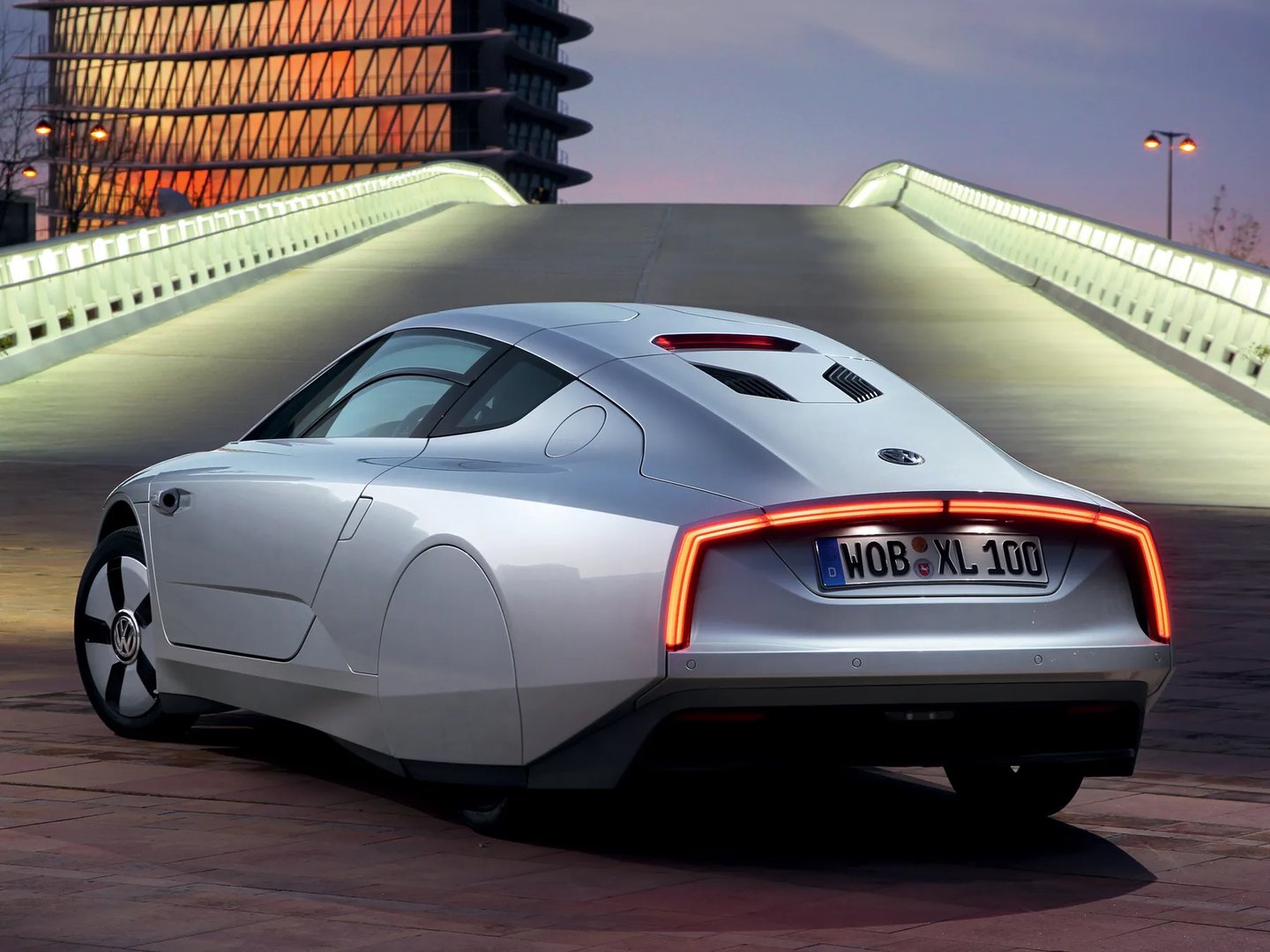 Volkswagen_XL1_1_generation__Coupe__6.jpg
