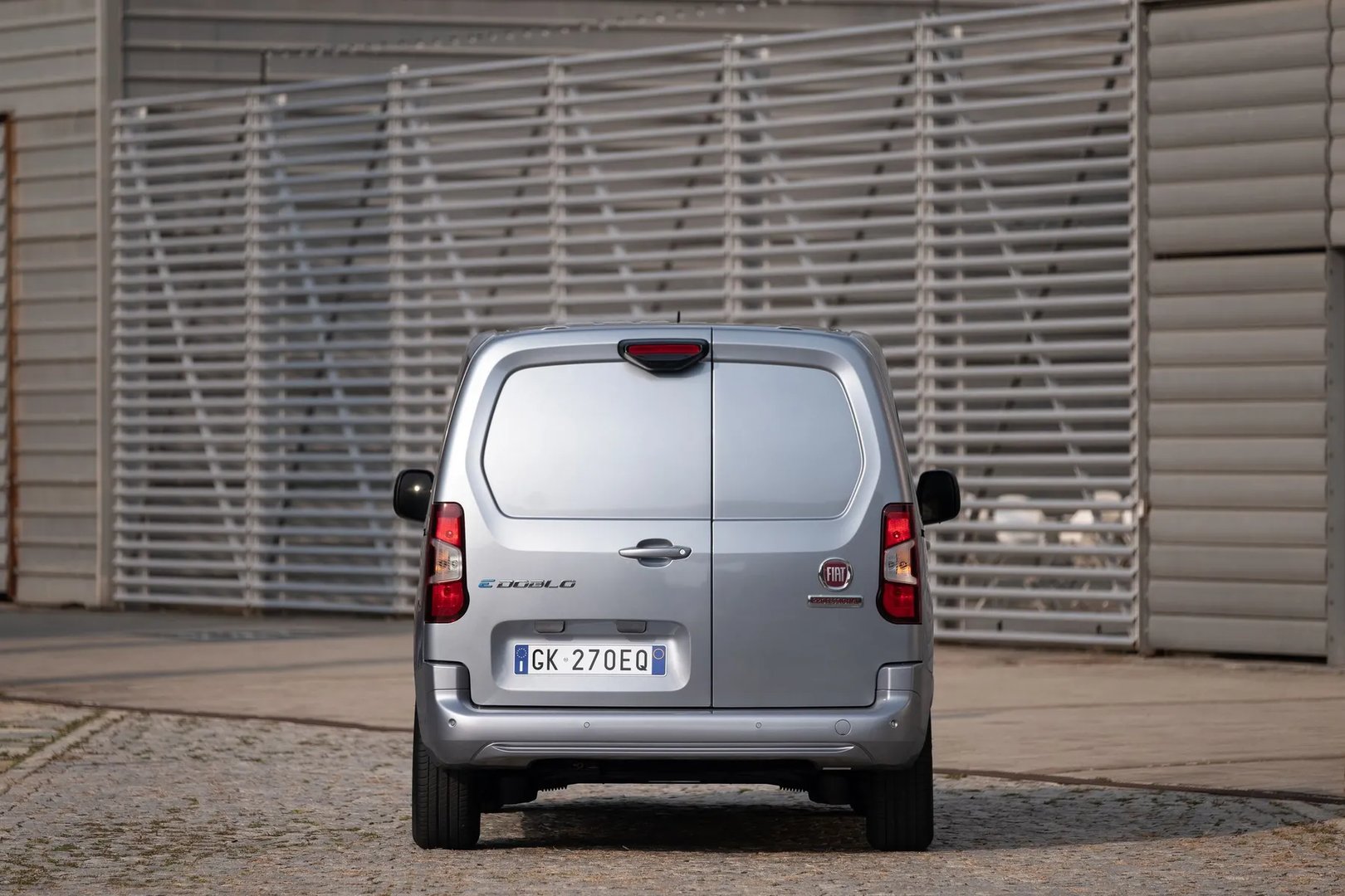 Fiat_Doblo_3_generation__Van__4.jpg
