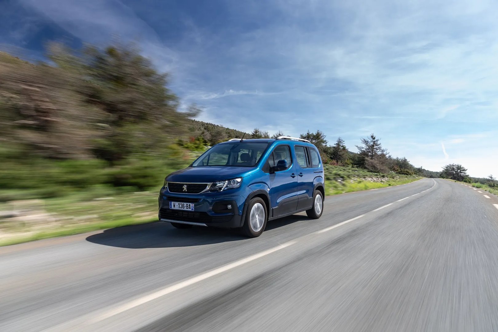 Peugeot_Rifter_1_generation__Compact_Van__1.jpg