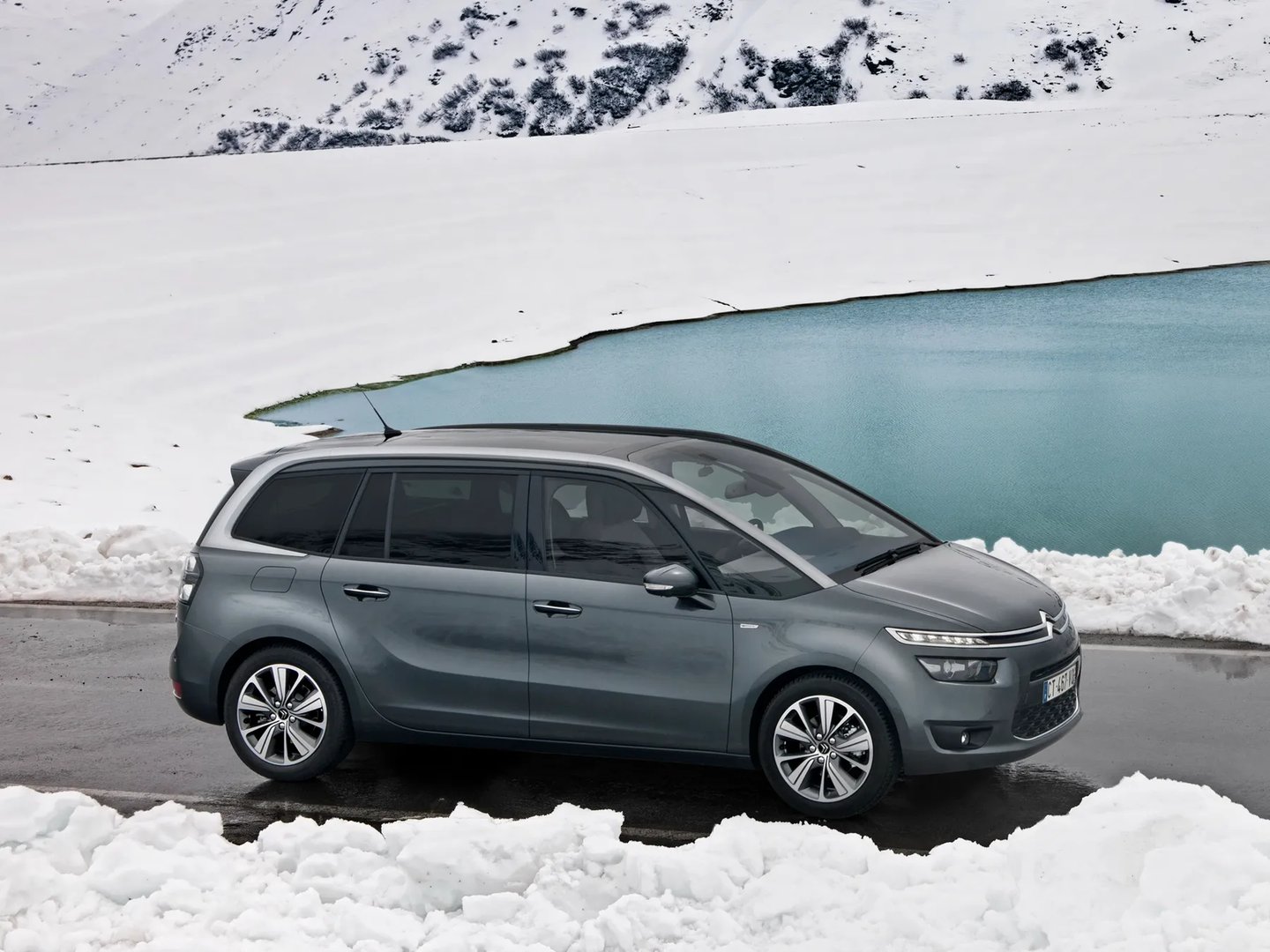 Citroen_C4_Grand_Picasso_2_generation__Compact_Van__4.jpg