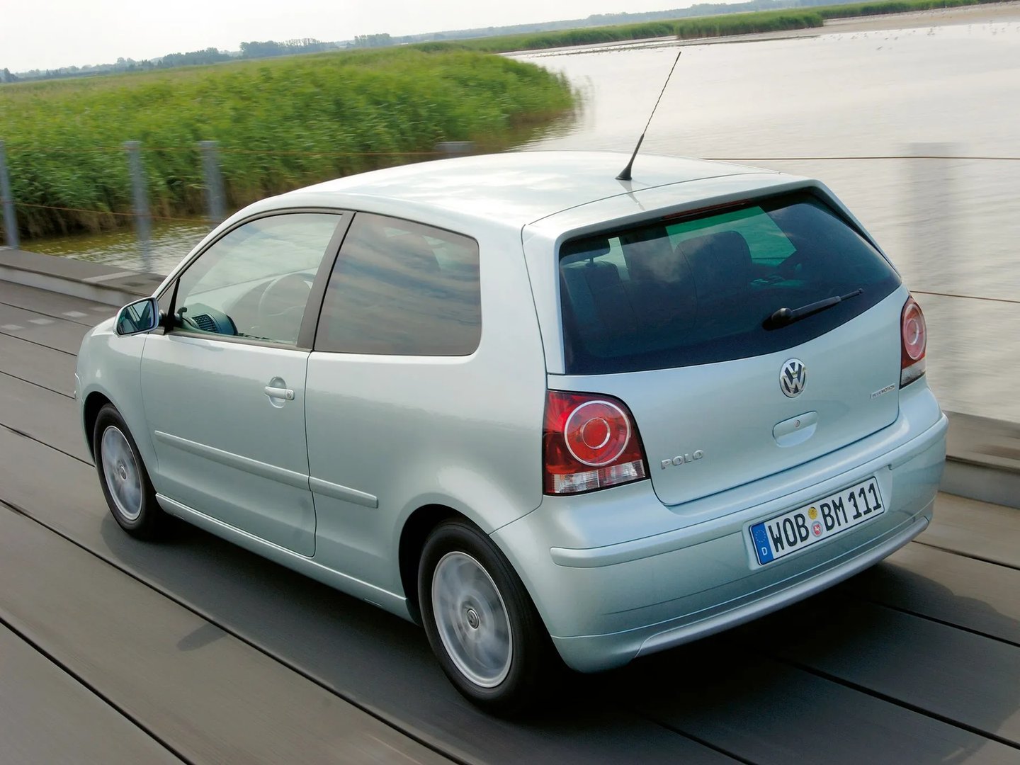 Volkswagen_Polo_4_generation_restyling__Mini_3-doors__2.jpg