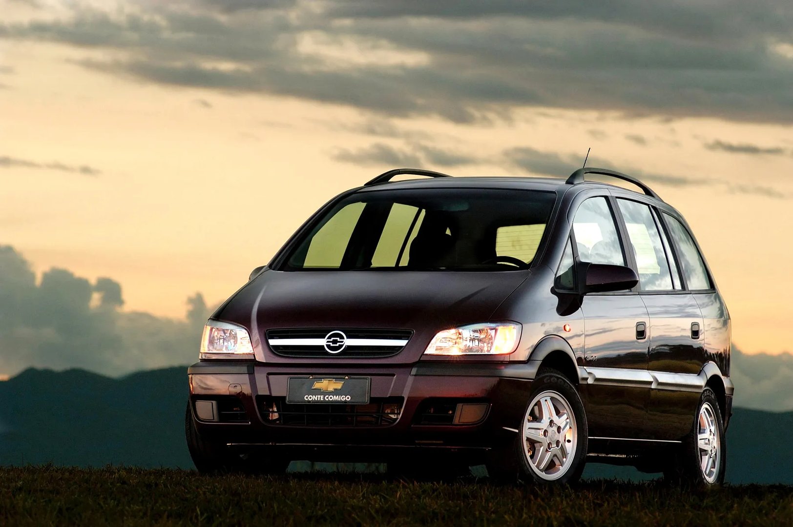 Chevrolet_Zafira_1_generation__Compact_Van__10.jpg