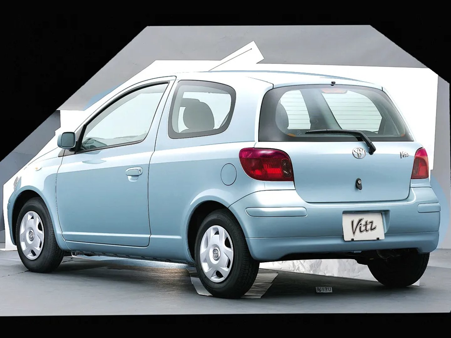 Toyota_Vitz_1_generation__Mini_3-doors__1.jpg