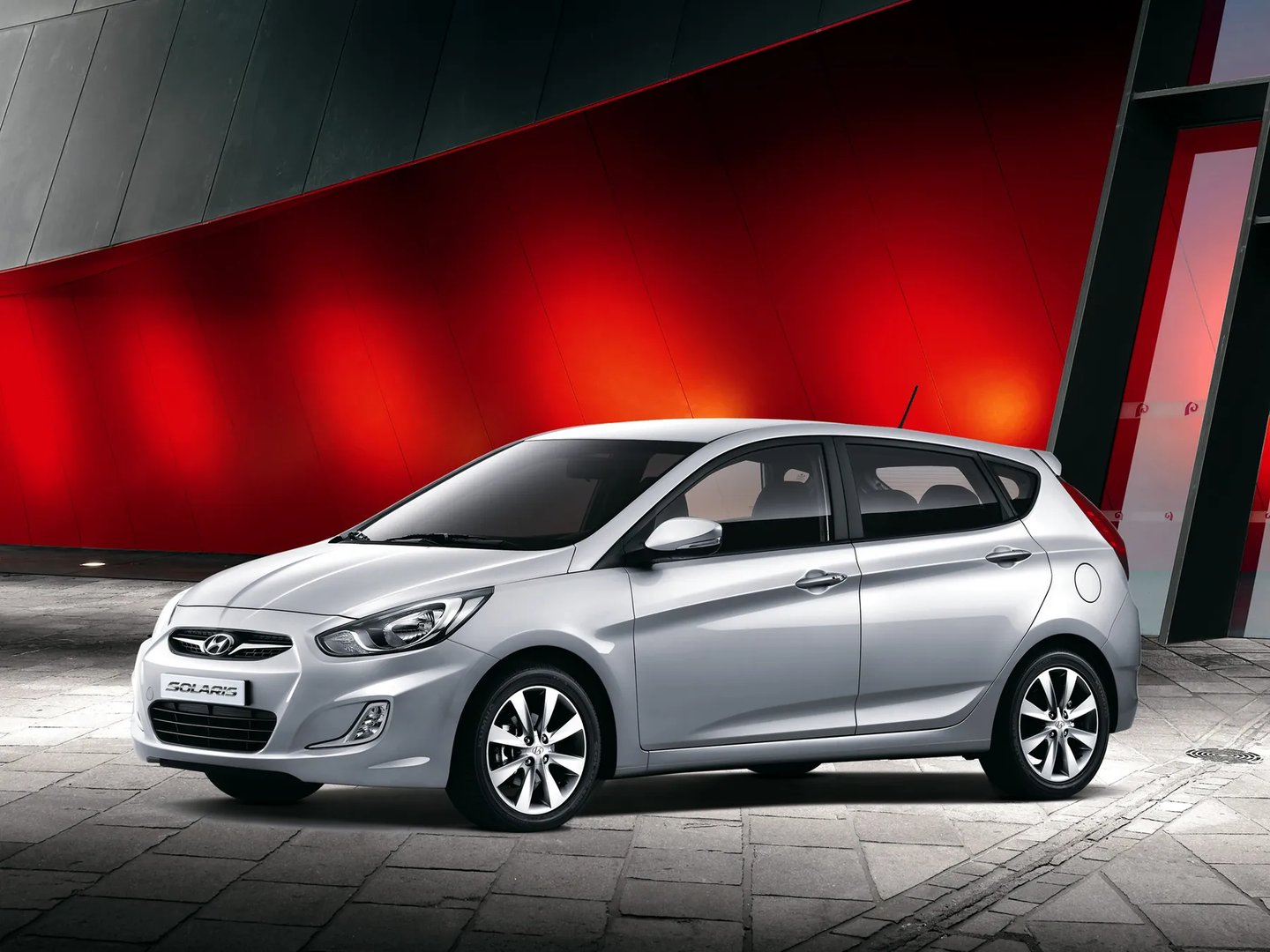 Hyundai_Solaris_1_generation__Hatchback_5-door__2.jpg