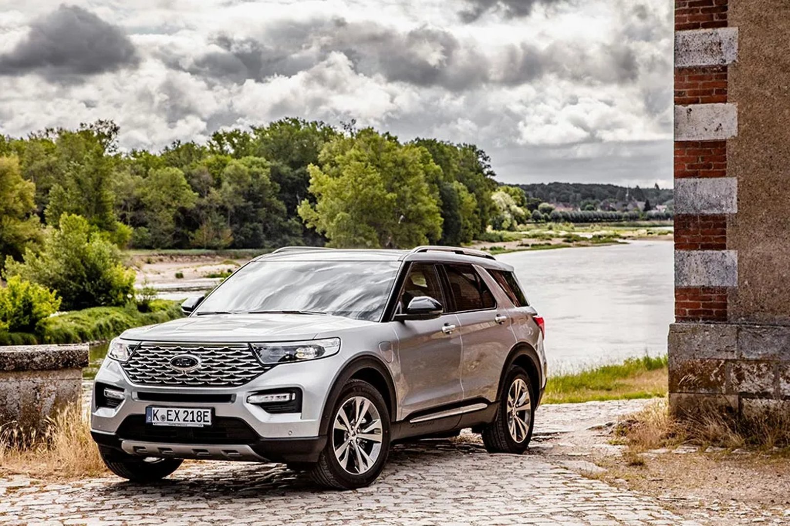 U625  SUV 5-doors