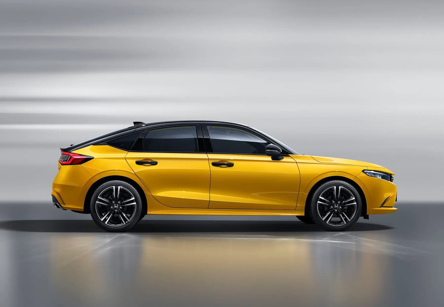Honda_Integra_5_generation__Hatchback_5-door__2.jpg