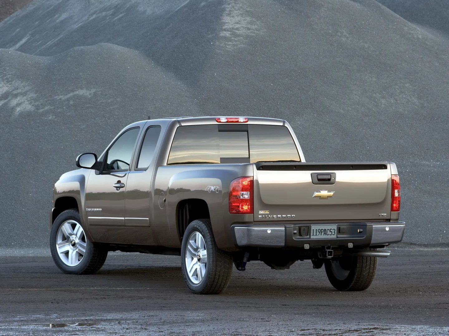 Chevrolet_Silverado_2_generation__Pickup_1.5-cab__1.jpg