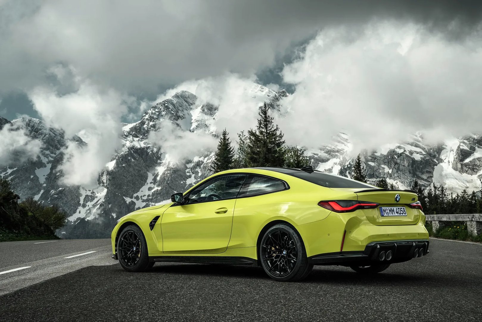 BMW_M4_2_generation__Coupe__6.jpg