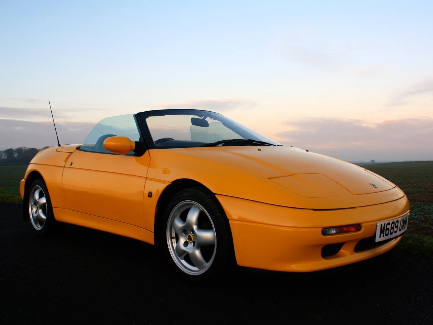 Lotus_Elan_1_generation__Cabrio__12.jpg
