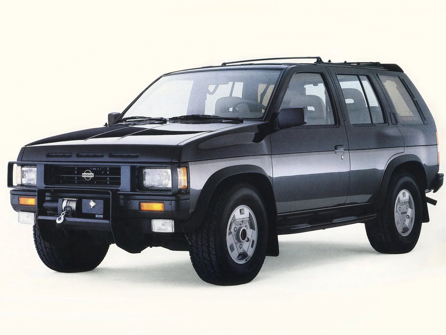 Nissan_Pathfinder_1_generation__SUV_5-doors__3.jpg