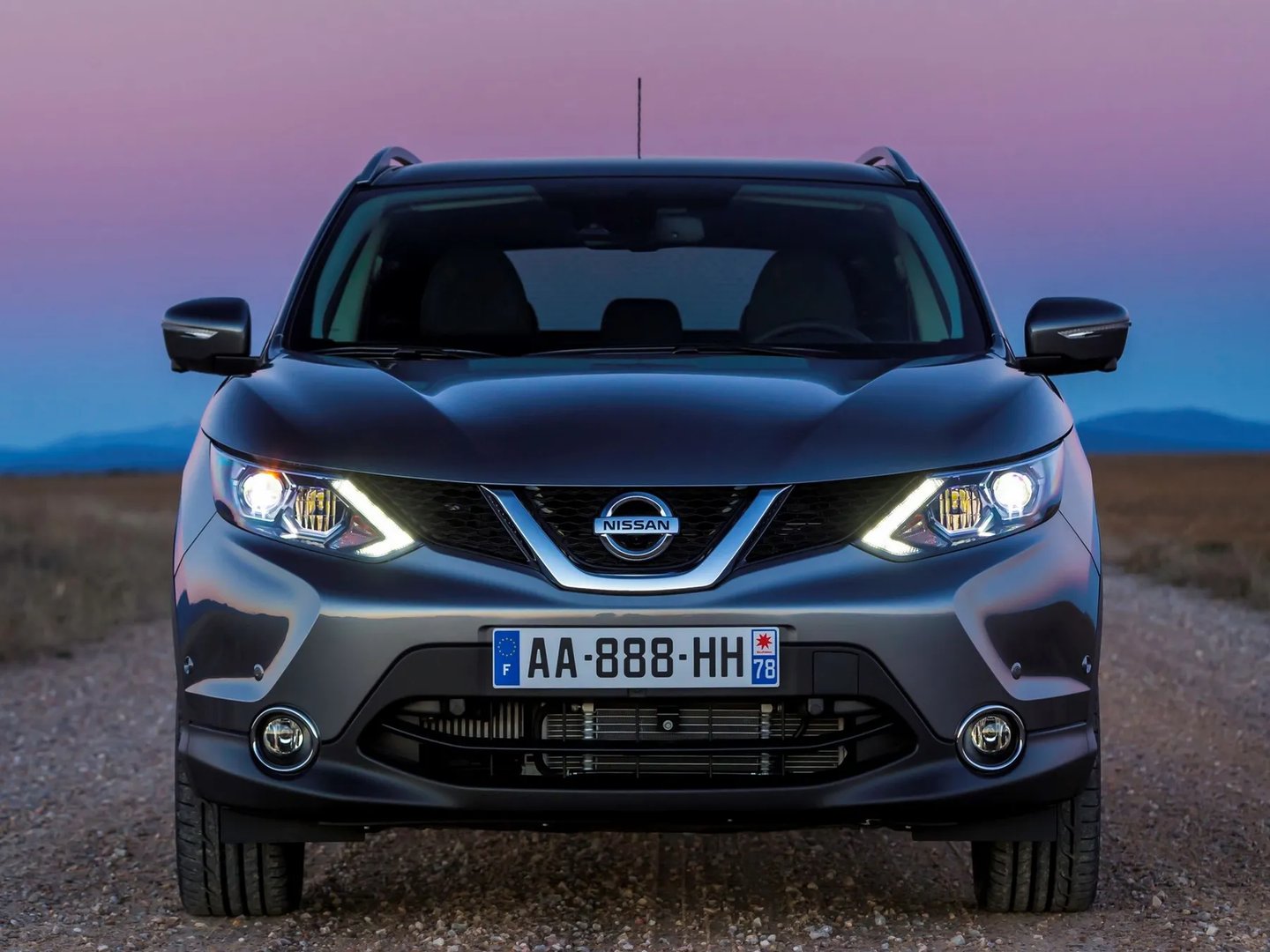 Nissan_Qashqai_2_generation__SUV_5-doors__5.jpg