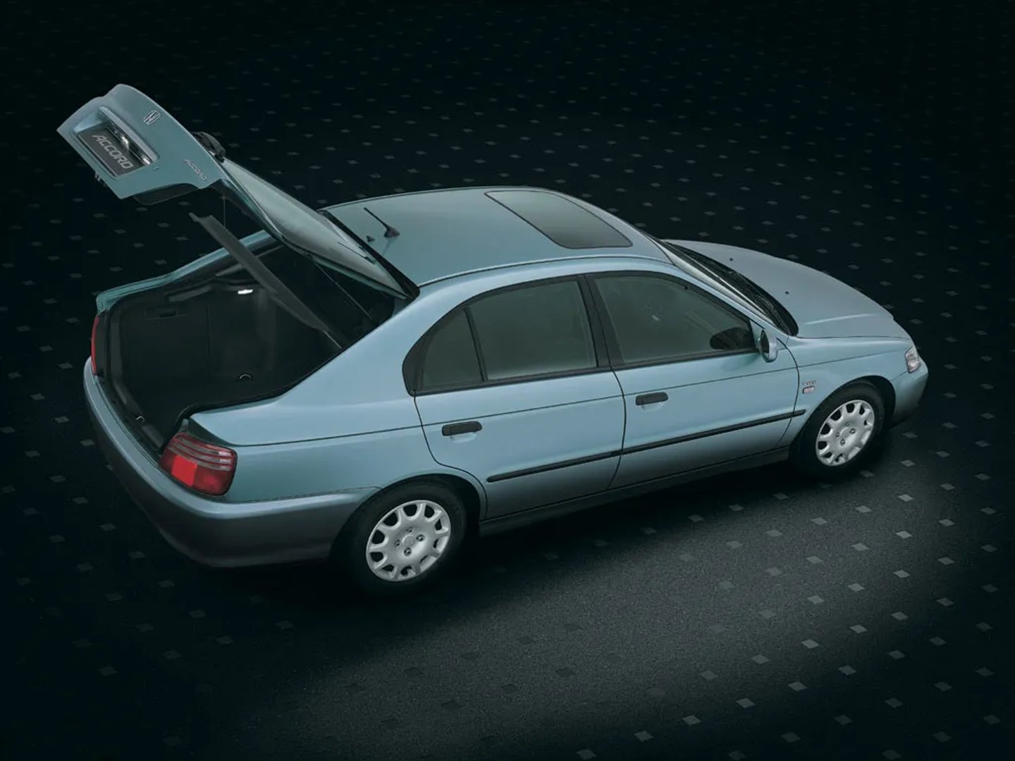 Honda_Accord_6_generation__Hatchback_5-door__3.jpg